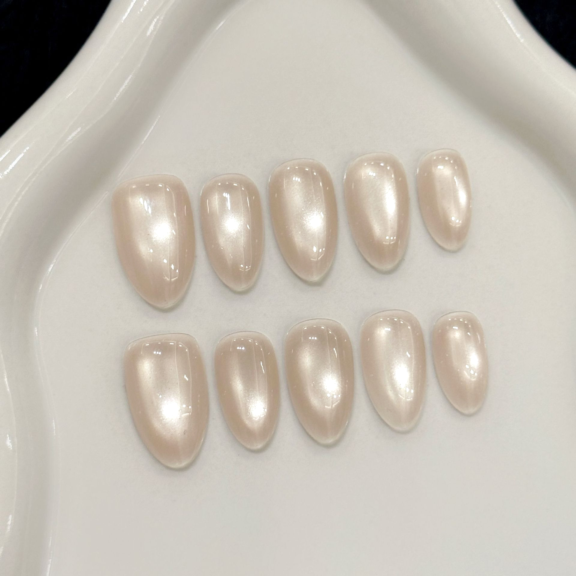 10Pcs Nude Color Almond Shiny  - Nail Art Cat Eye Simple incelemesi ve fiyatı